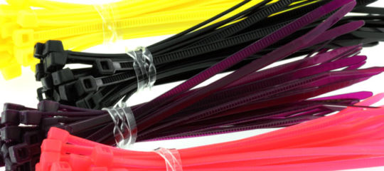 Colliers de serrage en plastique